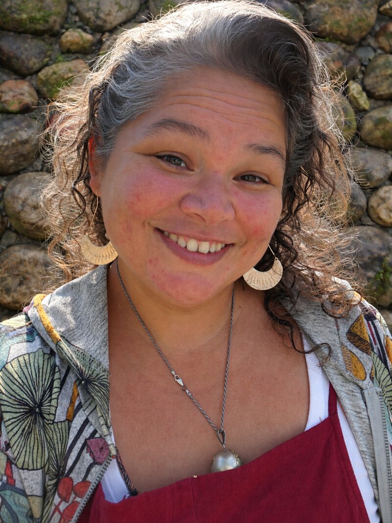 Author Mona Mendez, LMT